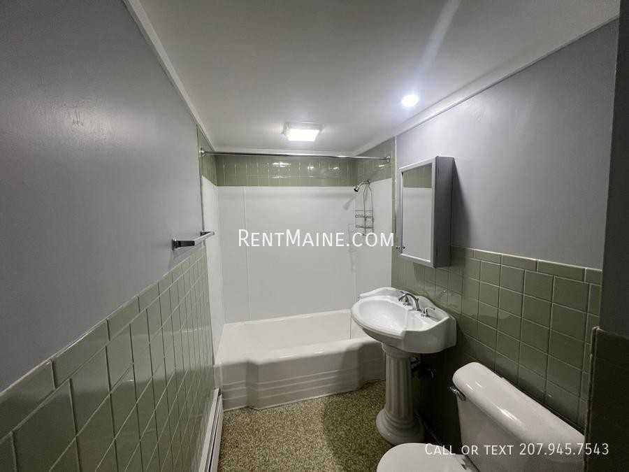 131 College Ave #4 - Photo 7 of 8