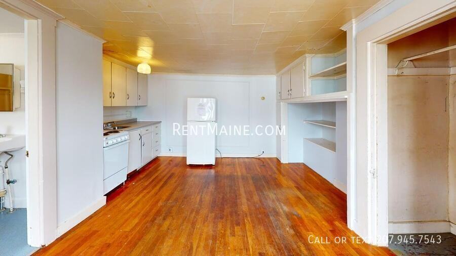 200 Center St #3 - Photo 2 of 9