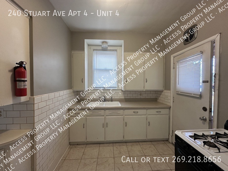 240 Stuart Ave Apt 4 #4 - Photo 7 of 9