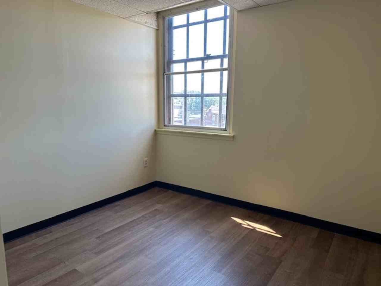 46 S 8th St #304 - Photo 6 of 20