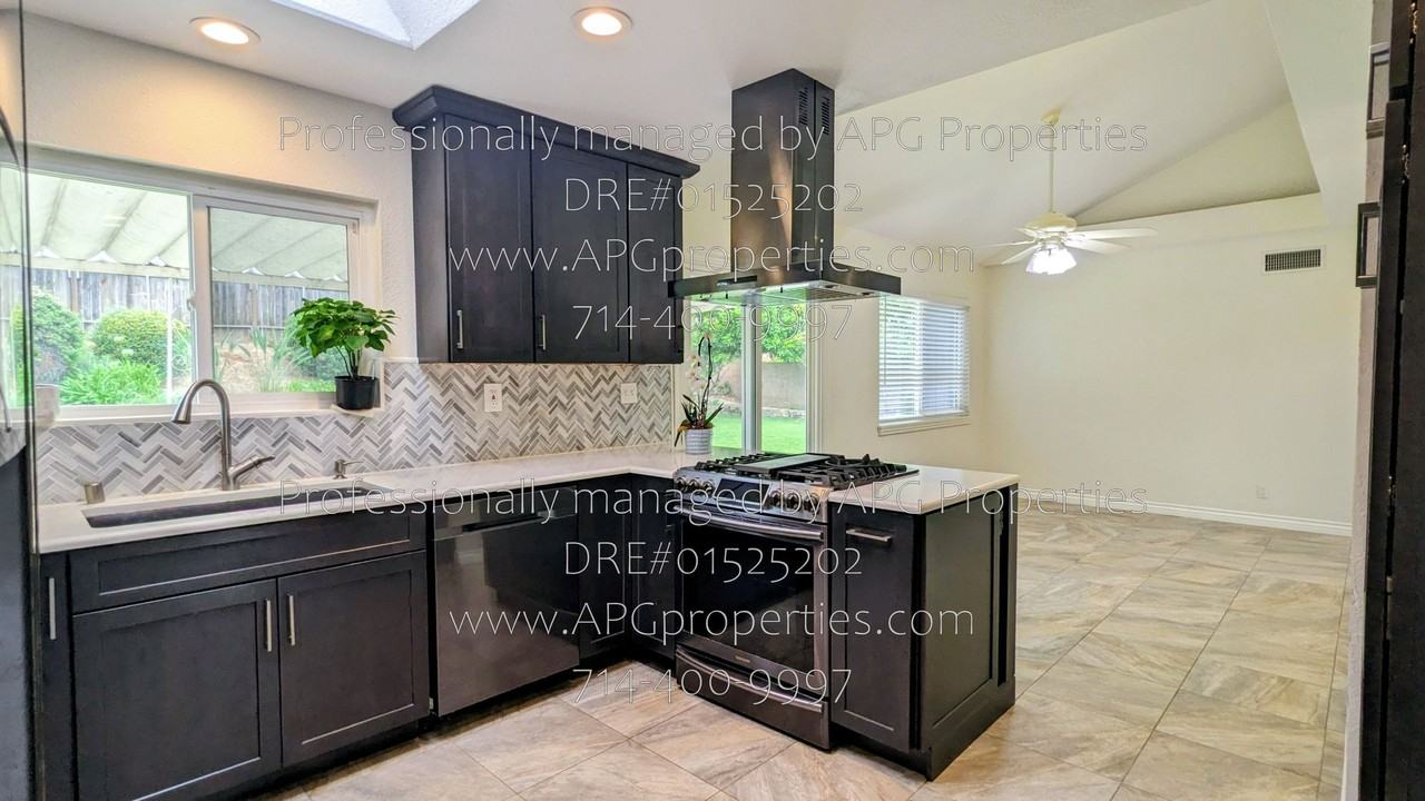 15068 Mountain Spring St - Photo 7 of 35