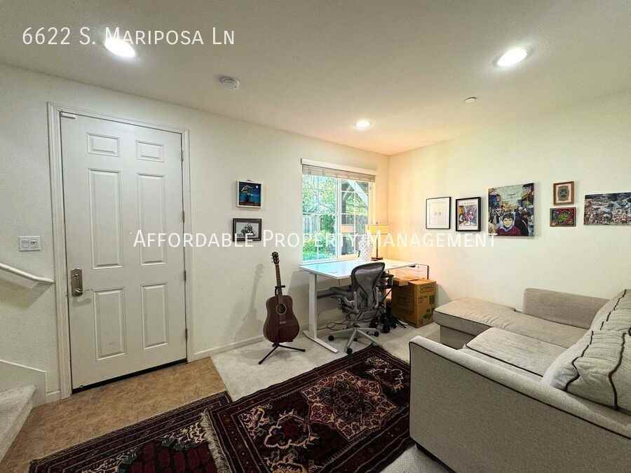 6622 S Mariposa Ln - Photo 3 of 27