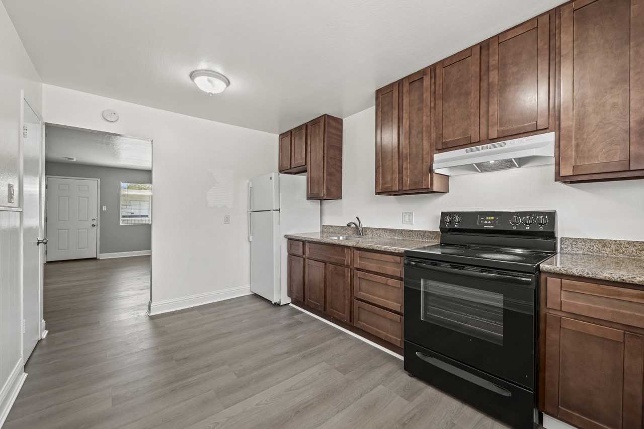 795 Sycamore Ave - Photo 6 of 25