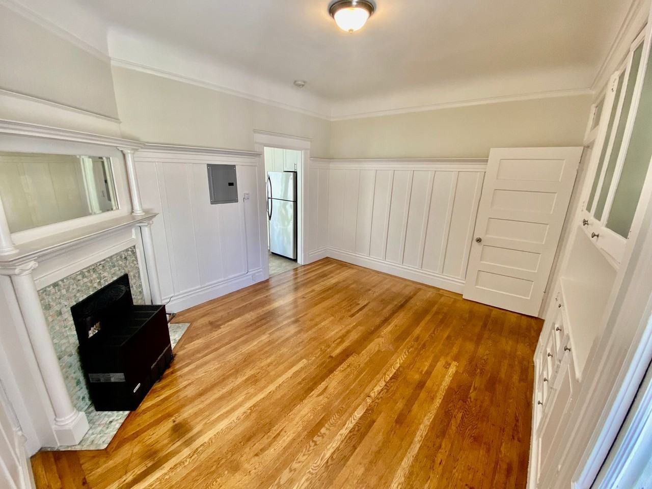 1081 Natoma St - Photo 3 of 17