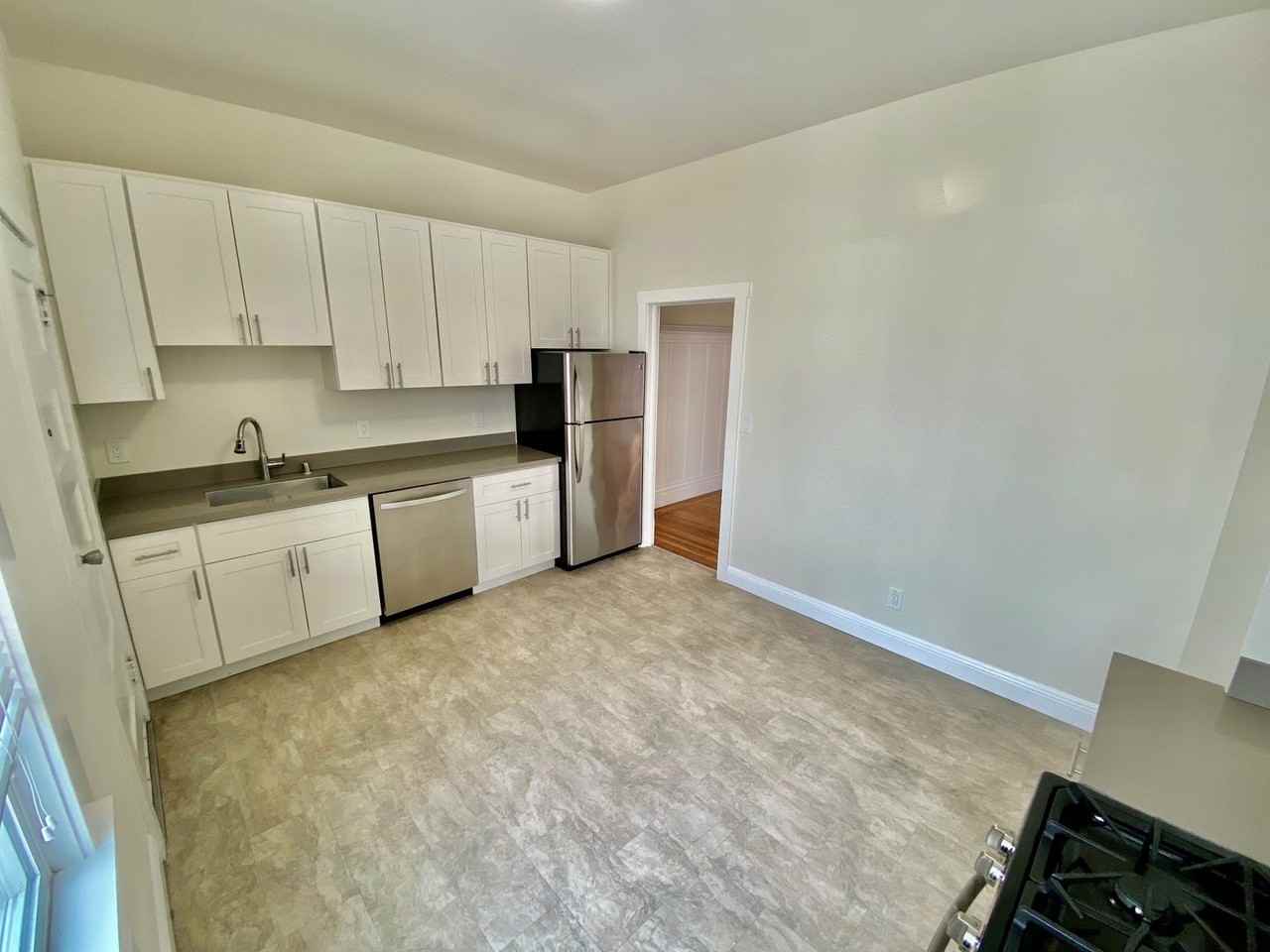 1081 Natoma St - Photo 5 of 17