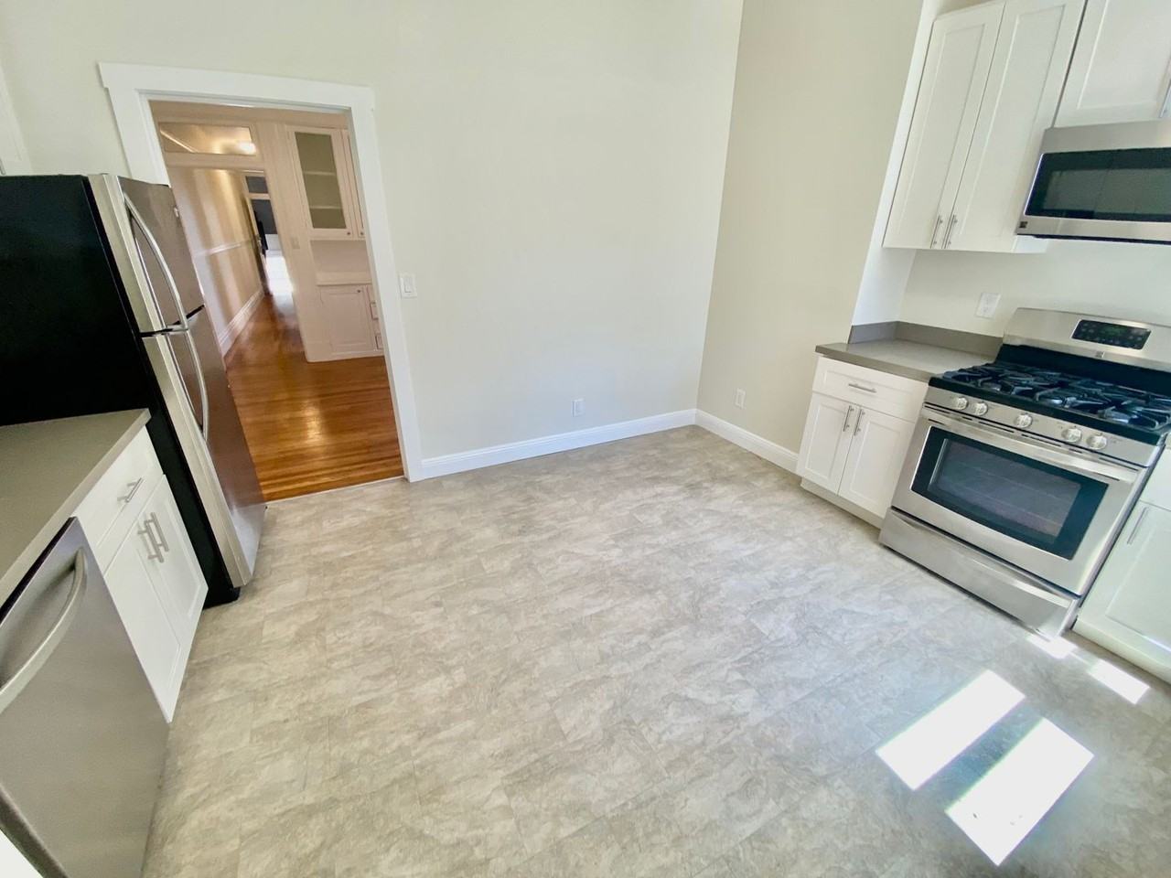 1081 Natoma St - Photo 6 of 17