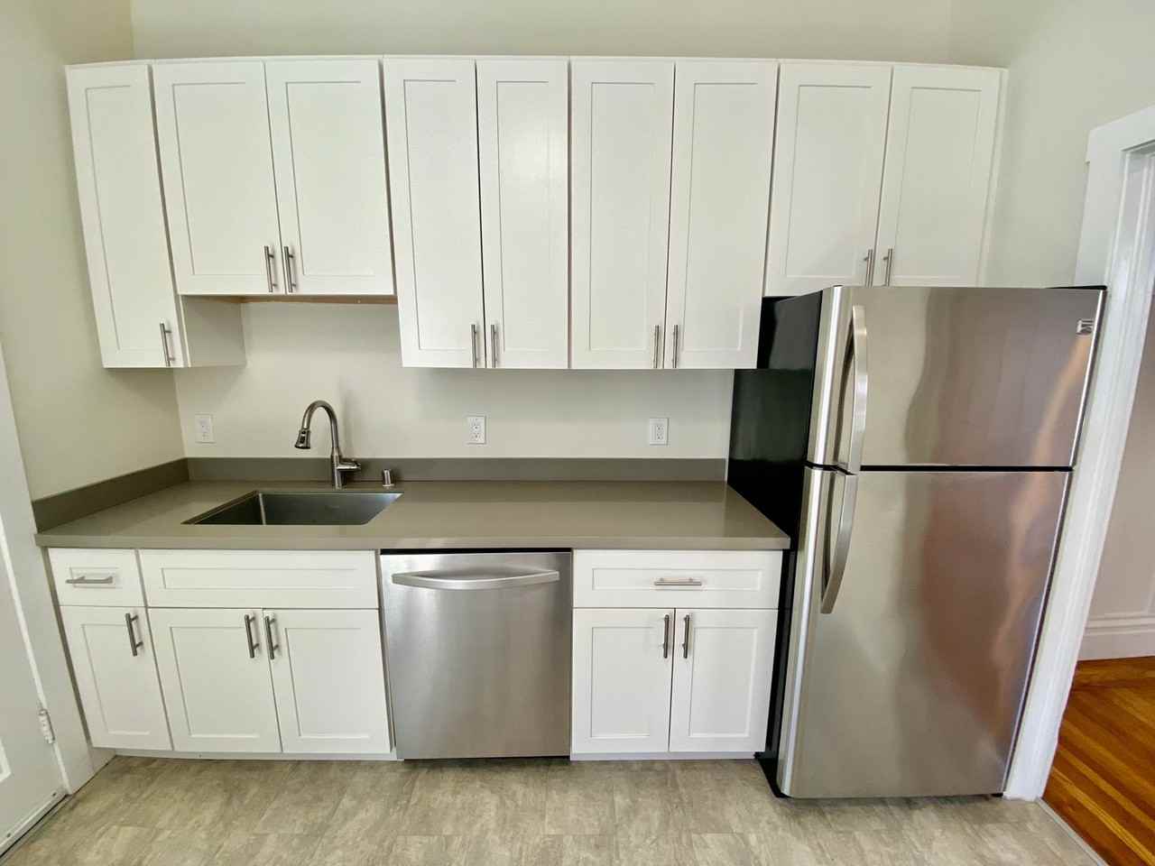 1081 Natoma St - Photo 7 of 17