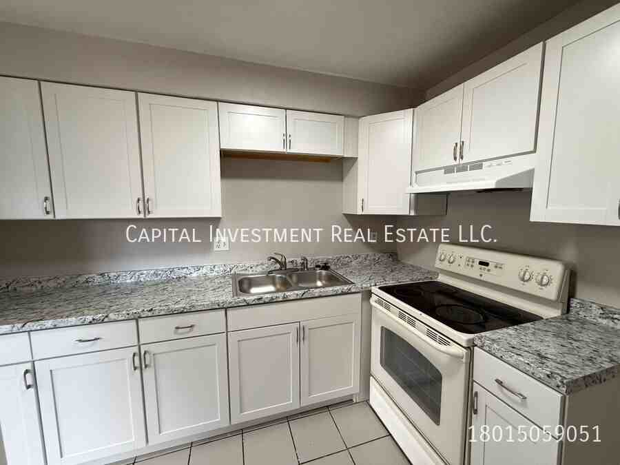 2531 S Parkcrest Dr #1 - Photo 3 of 8