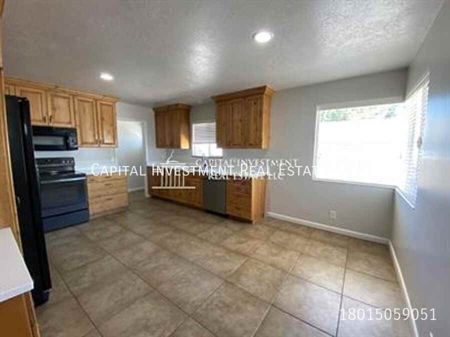 2626 S 1700 E - Photo 3 of 20