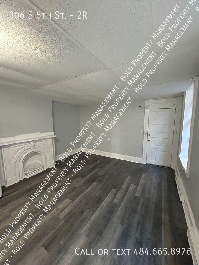 306 S 5th St #2R - Photo 3 of 8
