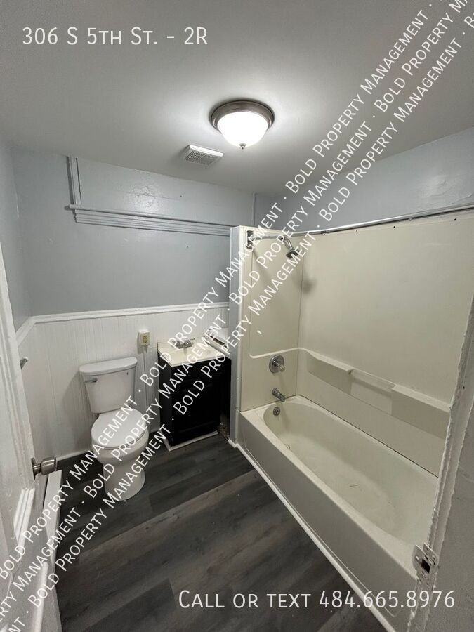 306 S 5th St #2R - Photo 5 of 8
