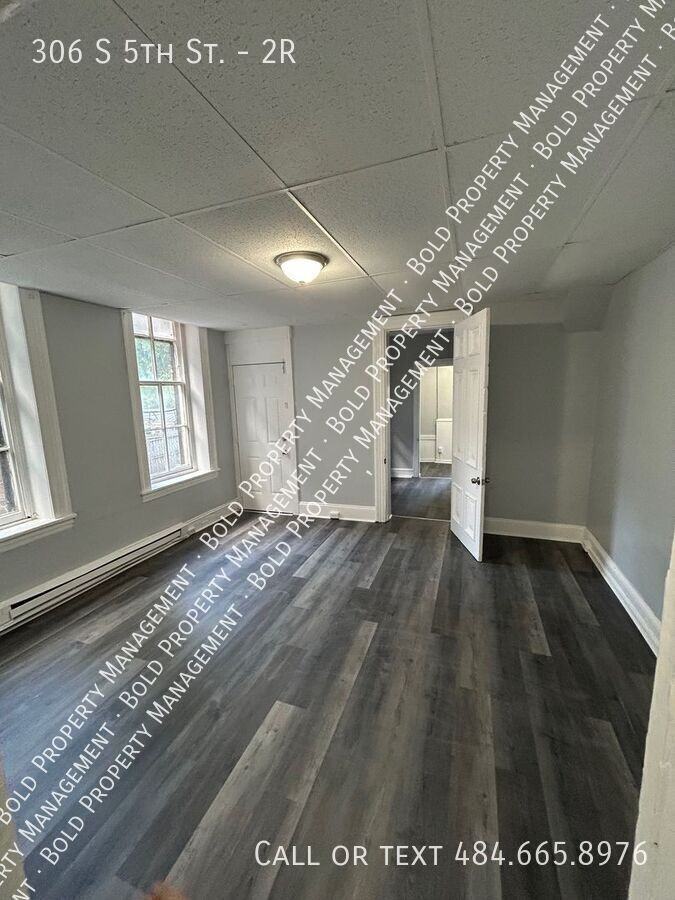 306 S 5th St #2R - Photo 6 of 8
