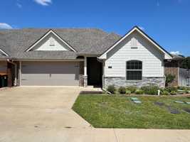 featured image of 4300 Huntingtower Dr