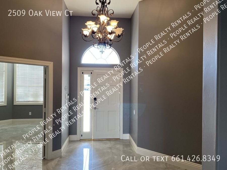 2509 Oak View Ct - Photo 4 of 45