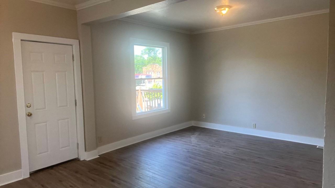1350 N 36th St - Photo 4 of 10