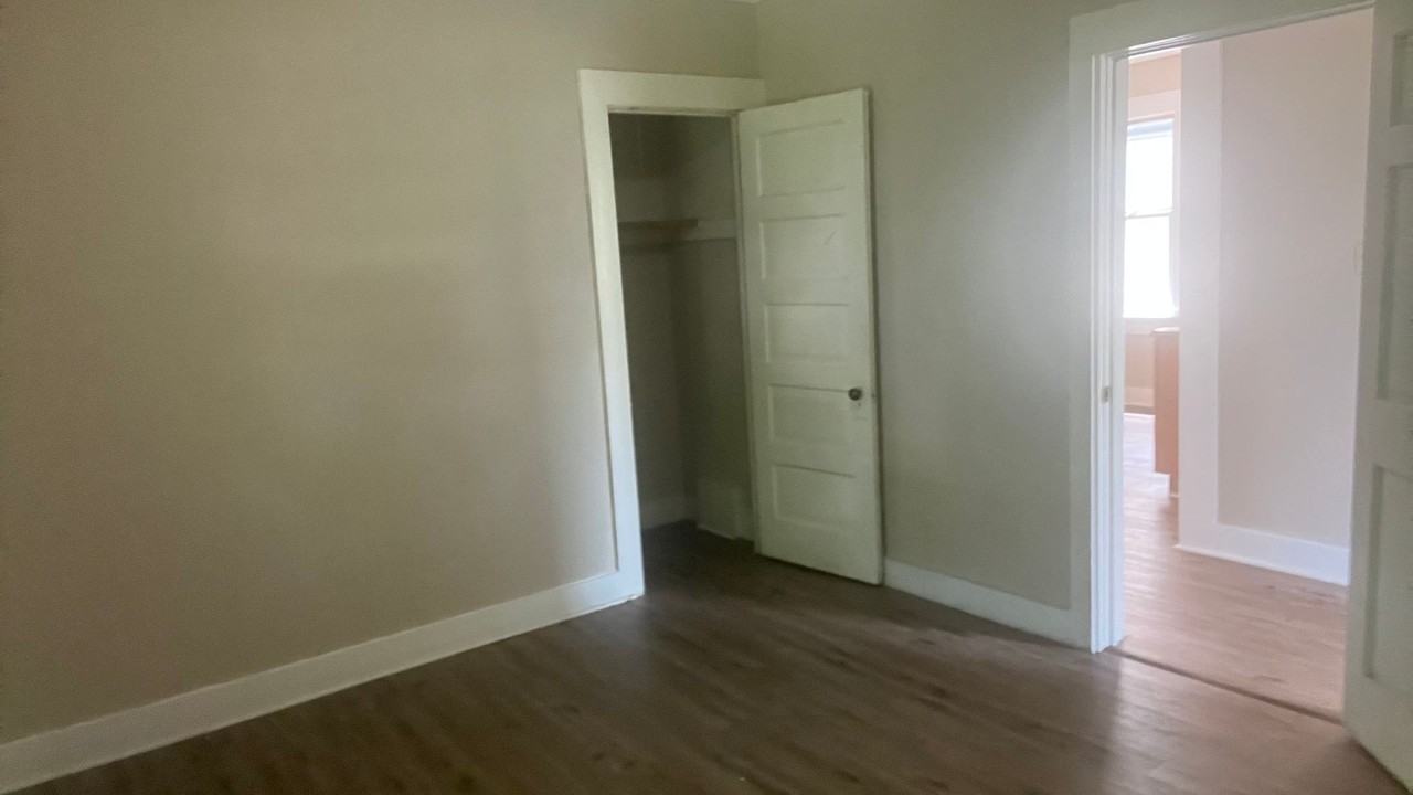 1350 N 36th St - Photo 5 of 10