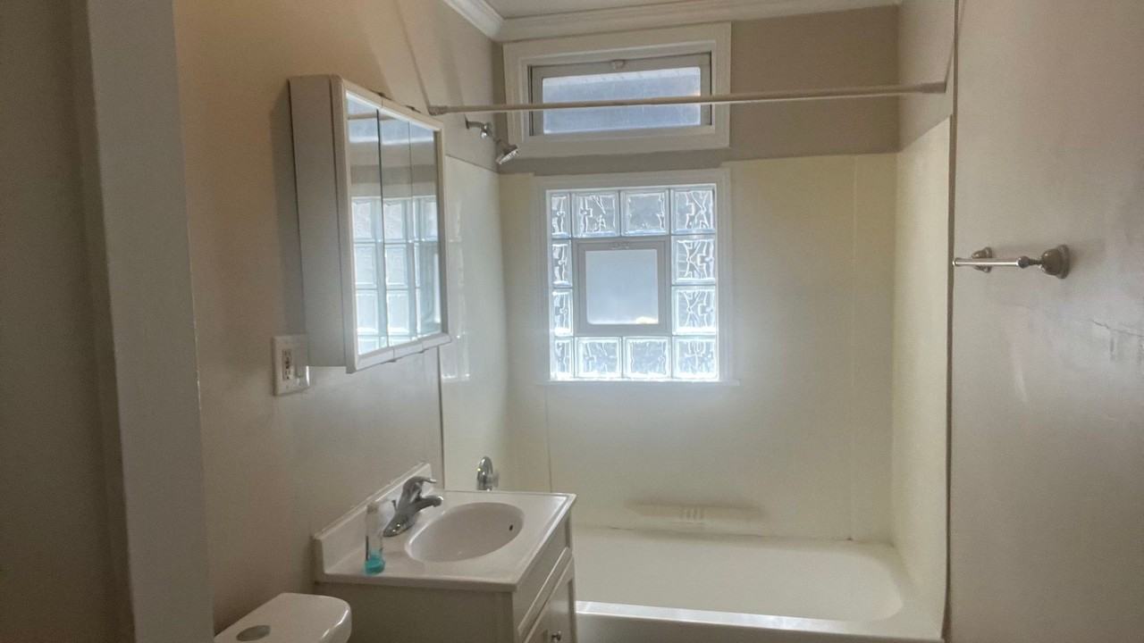 1350 N 36th St - Photo 6 of 10
