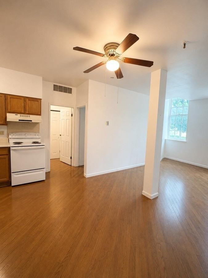 550 Pearl St - Photo 2 of 8