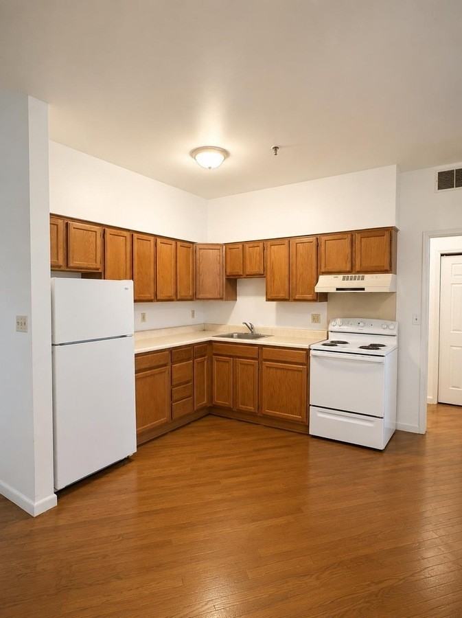 550 Pearl St - Photo 3 of 8