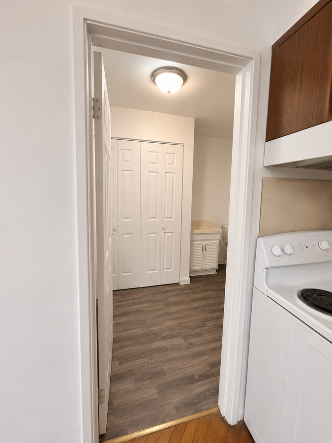 550 Pearl St - Photo 4 of 8
