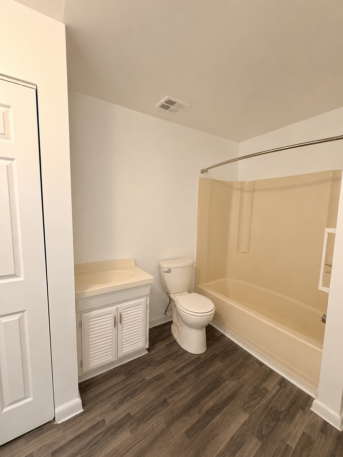 550 Pearl St - Photo 5 of 8
