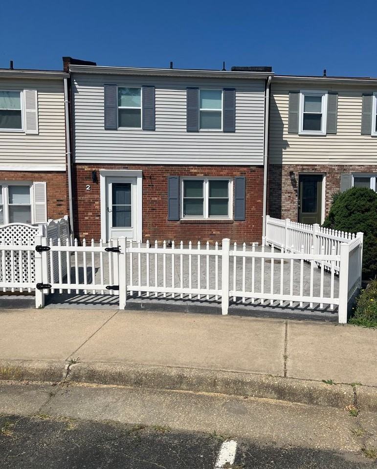 2 Alice Ct - Photo 2 of 30