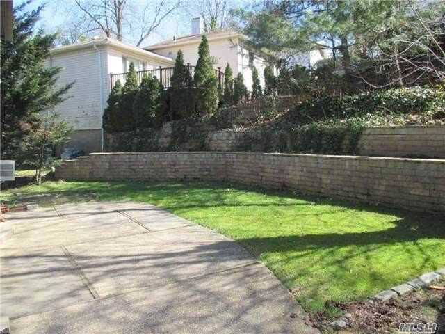 280 Thompson Shore Rd - Photo 2 of 8