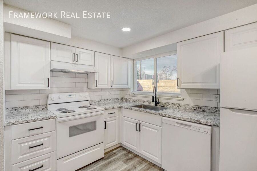 1689 Reed St #4 - Photo 7 of 50