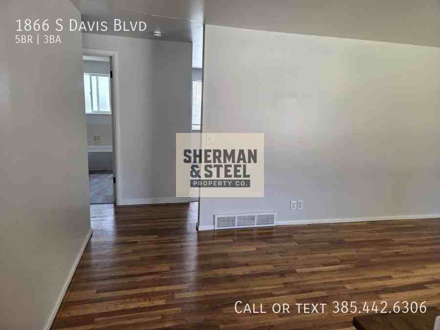 1866 S Davis Blvd - Photo 6 of 37