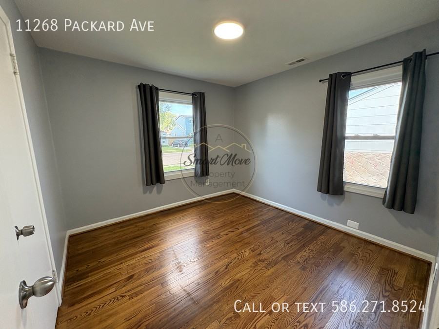 11268 Packard Ave - Photo 7 of 13
