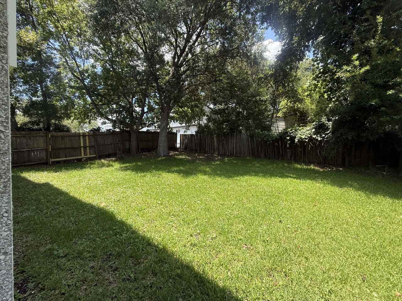223 Georgia St - Photo 2 of 22