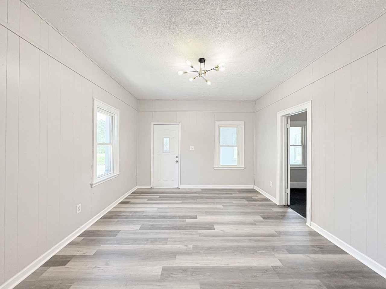 2817 N Erie St - Photo 3 of 17