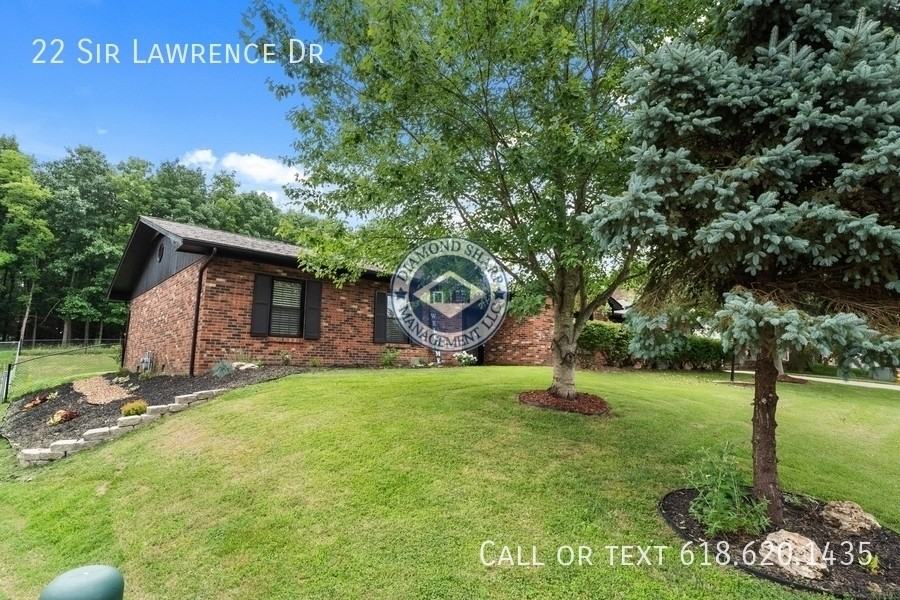 22 Sir Lawrence Dr - Photo 2 of 23