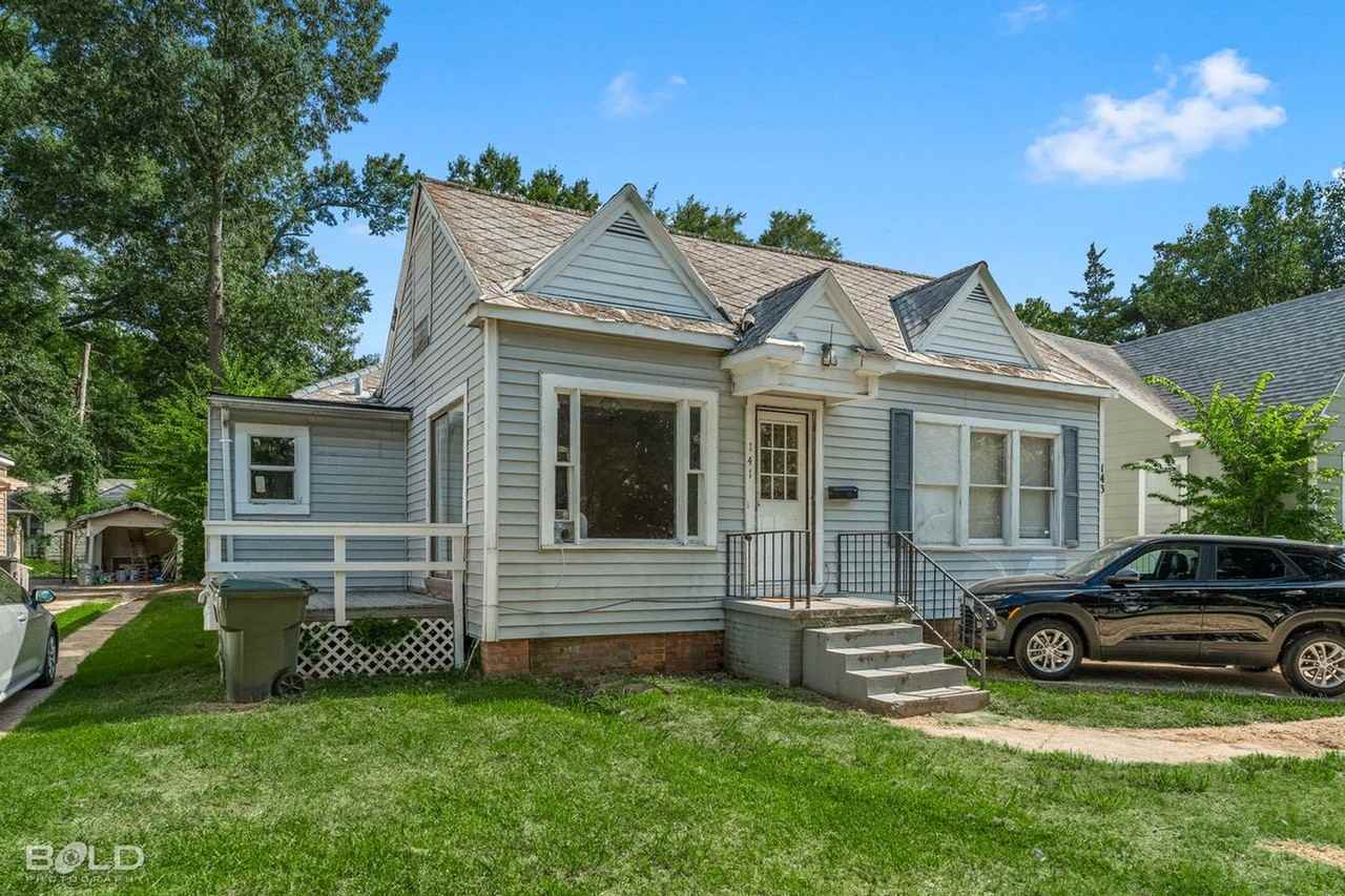 141 Merrick St - Photo 3 of 19
