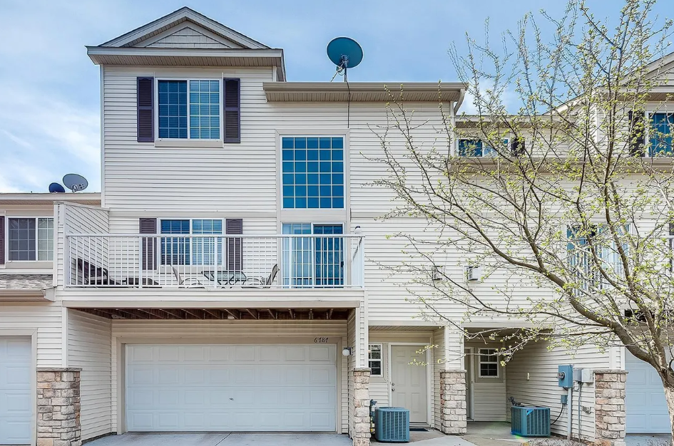 6787 Pine Crest Trl S - Photo 2 of 37