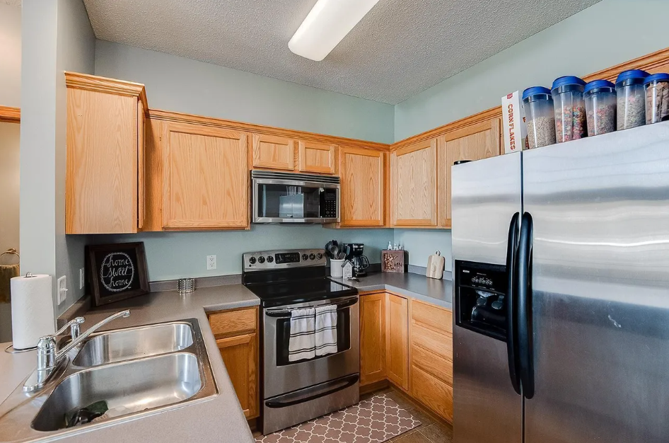 6787 Pine Crest Trl S - Photo 5 of 37