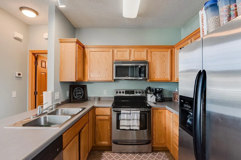 6787 Pine Crest Trl S - Photo 6 of 37