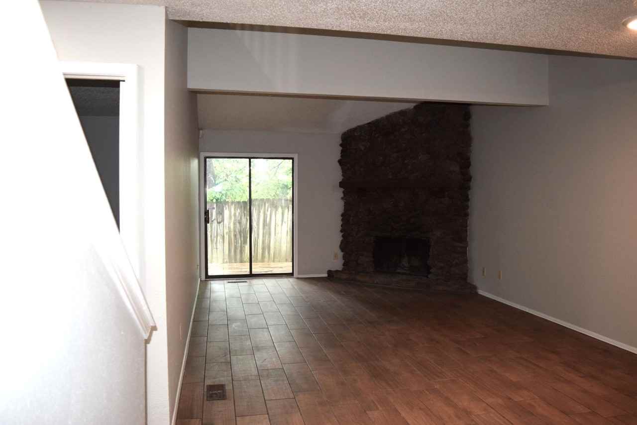 121 Perth Ct - Photo 4 of 16