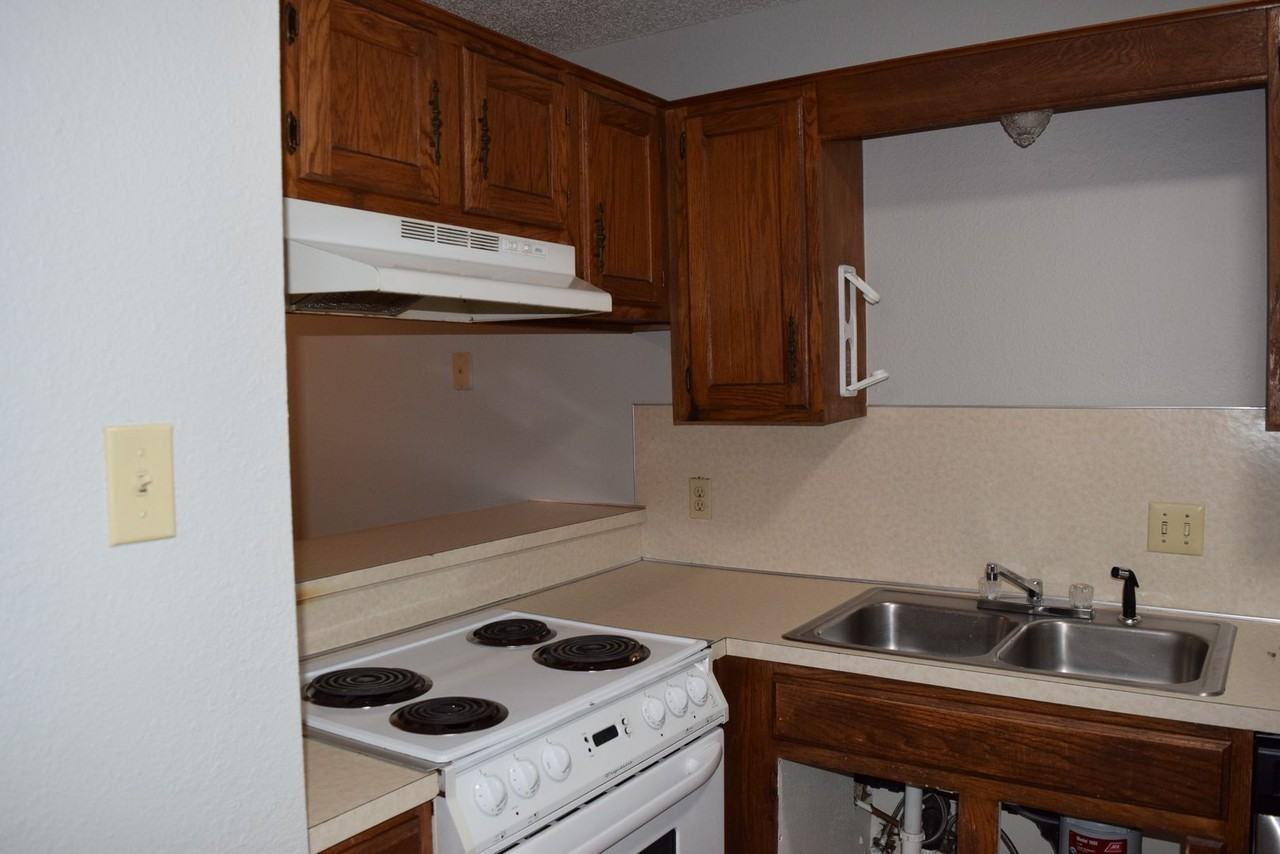121 Perth Ct - Photo 5 of 16
