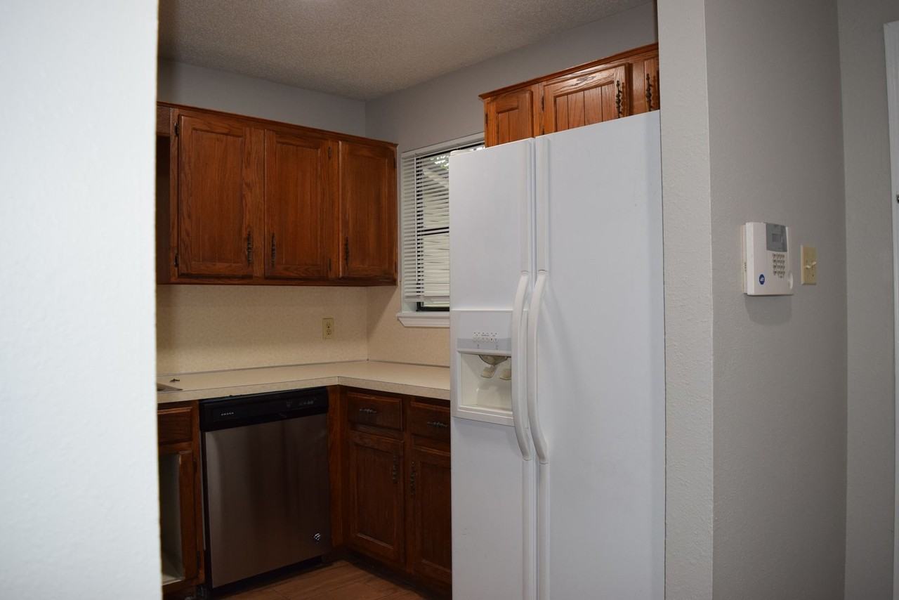121 Perth Ct - Photo 6 of 16