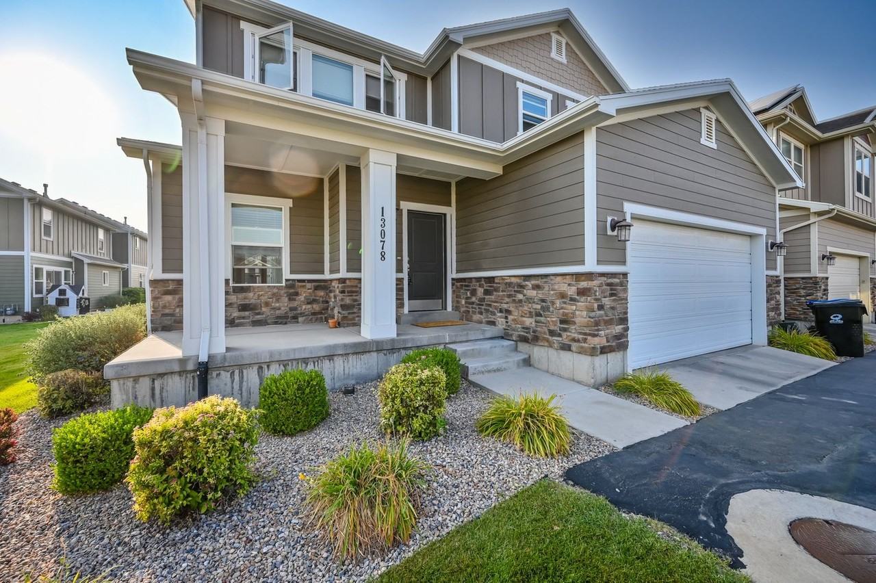 13078 S Elm Hollow Ct - Photo 2 of 26