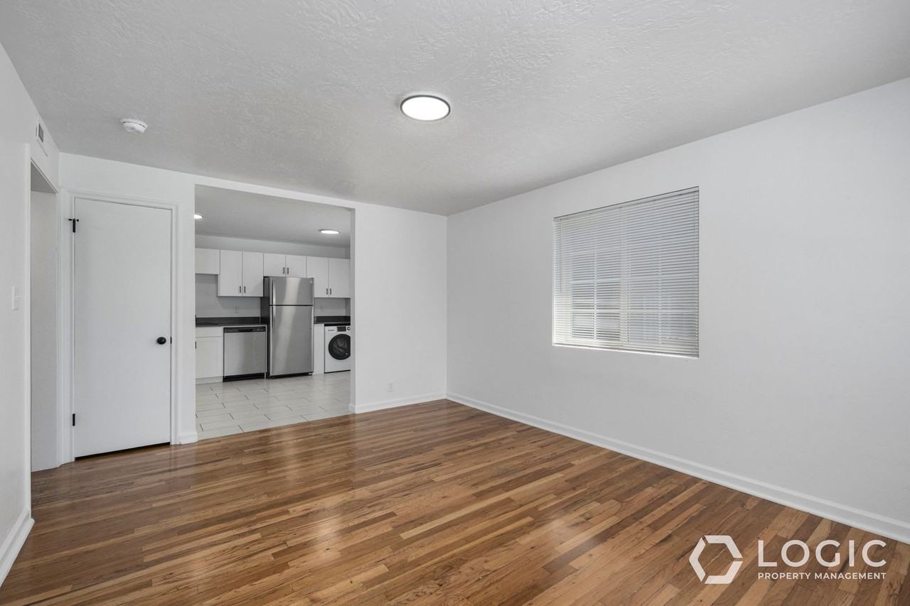 600 & #4 - Photo 5 of 16