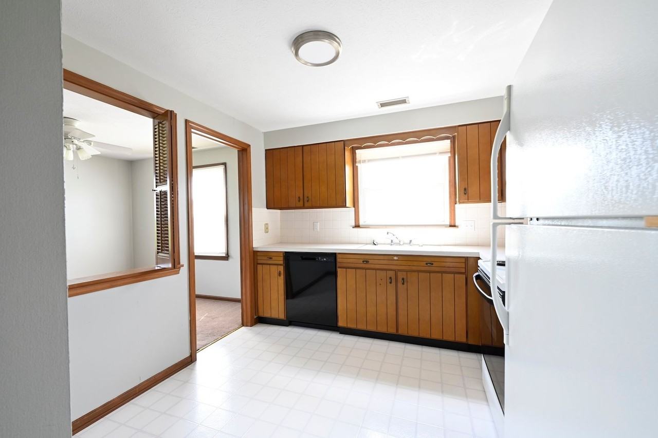 425 W Cook Rd #1 - Photo 6 of 14