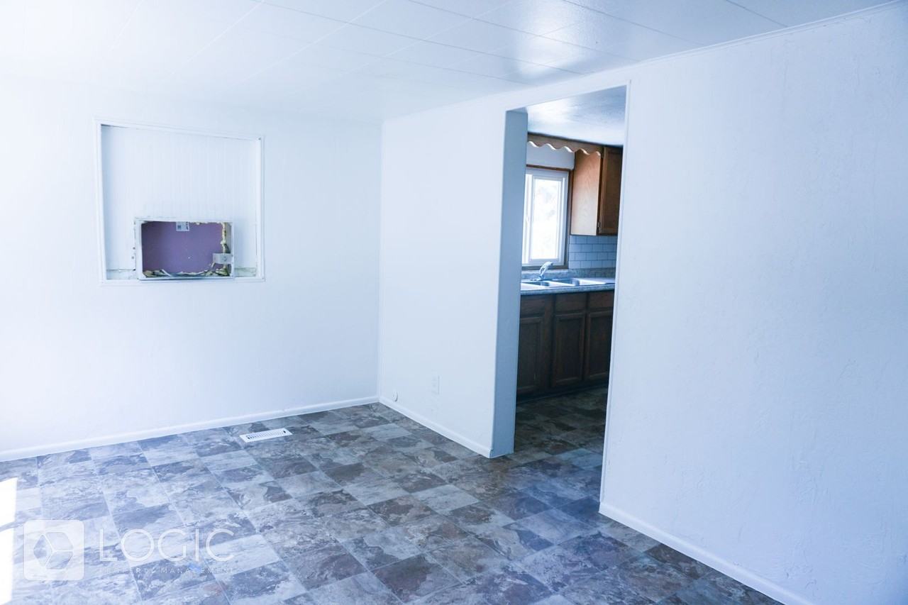 1238 Oak St #1 - Photo 4 of 17