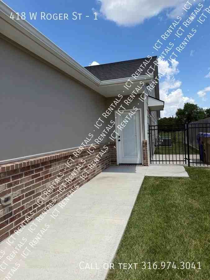 418 W Roger Ave #1 - Photo 3 of 47
