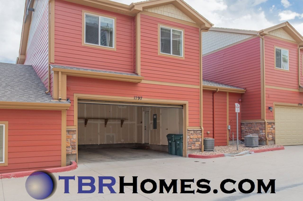 1797 Aspen Meadows Cir - Photo 2 of 20