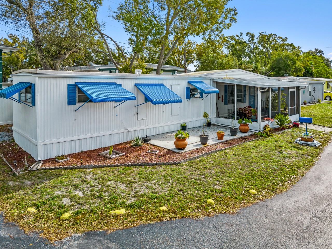 9333 Park Blvd #16B - Photo 4 of 44