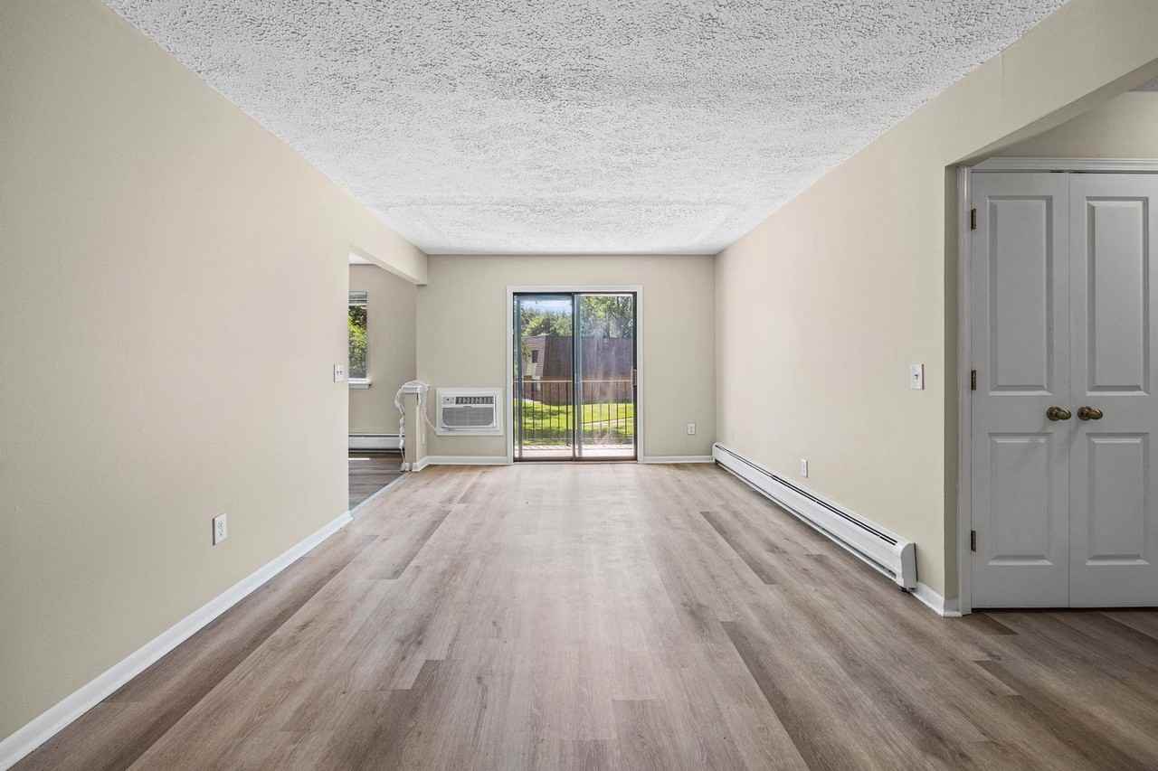 17 Stenwick Dr #E - Photo 4 of 50