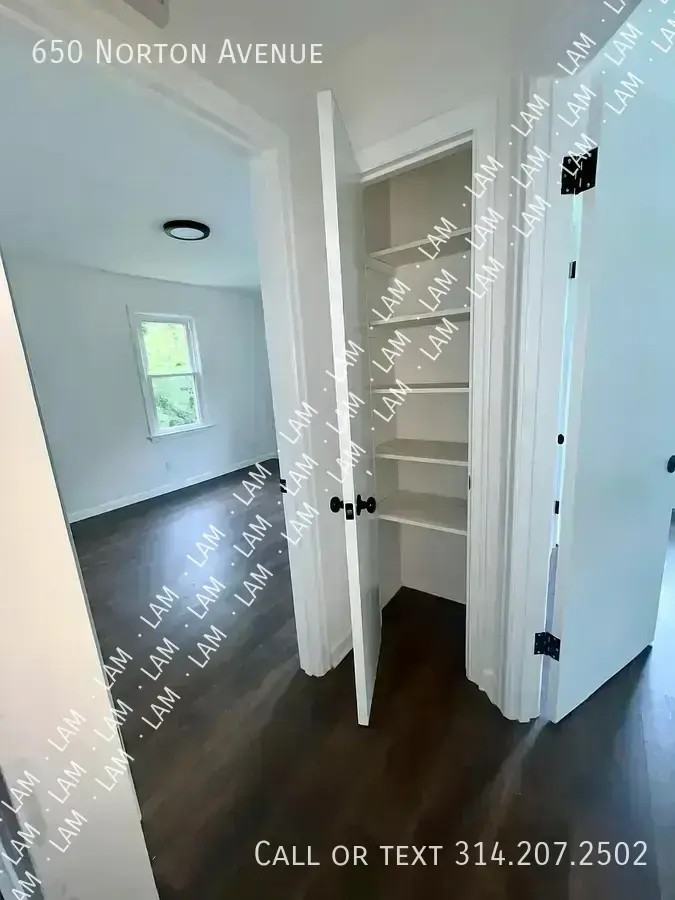 650 Norton Ave - Photo 3 of 10