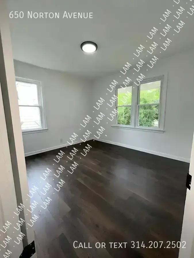 650 Norton Ave - Photo 4 of 10